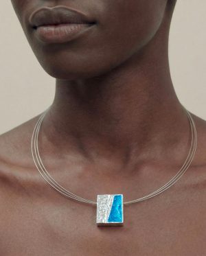 colgante menhir "el peñuco" azul